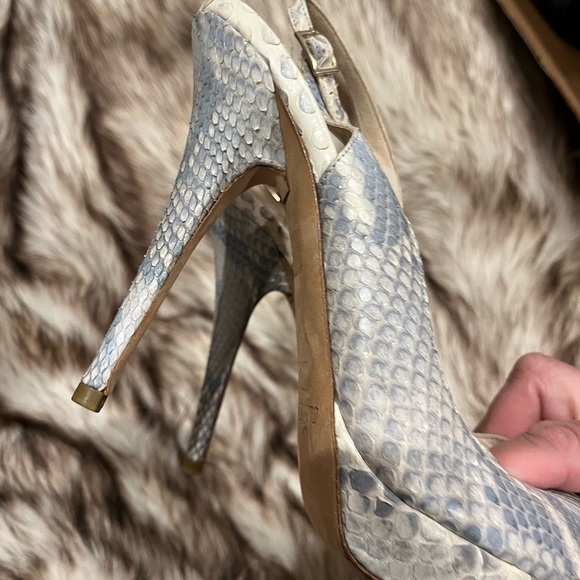 Jimmy Choo | FROSTED PYTHON WHITE Peep Toe Stilettos | Size 39 | 9.5 - Picture 5 of 10